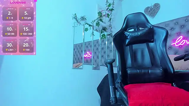 Naomii Viper online show from November 27, 2025, 11:10 am