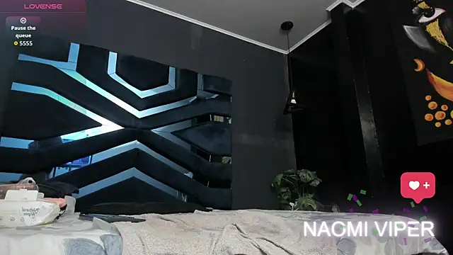 Naomii Viper online show from April 20, 2026, 11:13 am