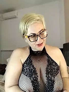 Snapshot of Pumabionda chatting on November 6, 2025, 10:25 pm Pumabionda online show from November 6, 2025, 10:25 pm