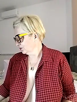 Snapshot of Pumabionda chatting on November 14, 2025, 10:13 pm Pumabionda online show from November 14, 2025, 10:13 pm