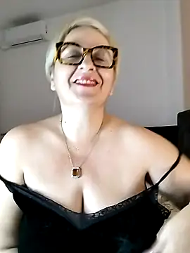 Snapshot of Pumabionda chatting on November 4, 2025, 9:46 am Pumabionda online show from November 4, 2025, 9:46 am