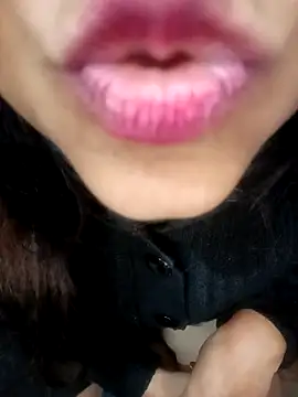 Snapshot of Mannat-222 chatting on December 14, 2025, 3:02 am Mannat-222 online show from December 14, 2025, 3:02 am