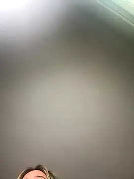 Snapshot of angelicasn0w chatting on October 24, 2025, 1:21 pm angelicasn0w online show from October 24, 2025, 1:21 pm