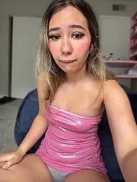 angelicasn0w online show from May 7, 2026, 4:32 pm