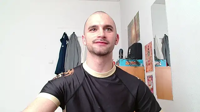 Snapshot of OskarBreno chatting on May 13, 2026, 4:25 pm OskarBreno online show from May 13, 2026, 4:25 pm
