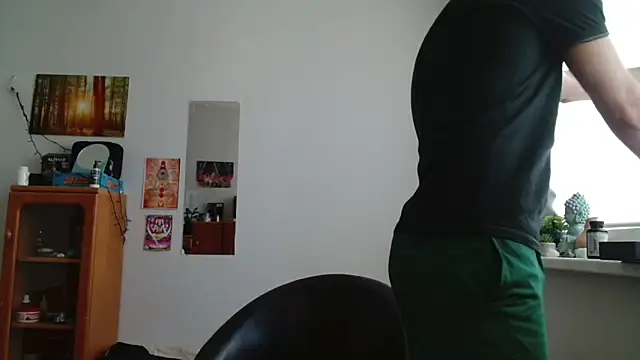 Snapshot of OskarBreno chatting on May 3, 2026, 9:47 am OskarBreno online show from May 3, 2026, 9:47 am