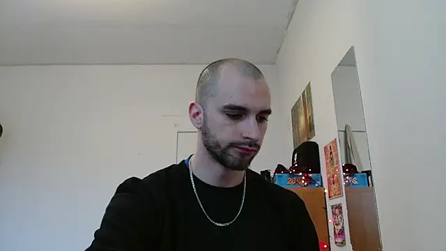 Snapshot of OskarBreno chatting on May 8, 2026, 5:17 pm OskarBreno online show from May 8, 2026, 5:17 pm