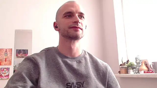 Snapshot of OskarBreno chatting on April 30, 2026, 4:14 pm OskarBreno online show from April 30, 2026, 4:14 pm