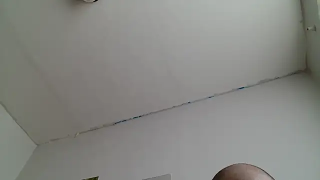 Snapshot of OskarBreno chatting on May 5, 2026, 6:27 am OskarBreno online show from May 5, 2026, 6:27 am