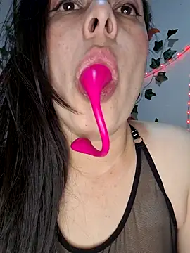 SamanthaGreen- online show from October 19, 2025, 7:16 pm