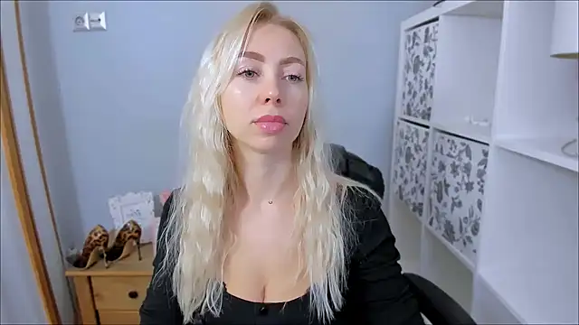 MargaritaRose online show from November 17, 2025, 8:18 am