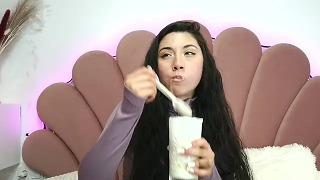 Snapshot of ScarlletRays chatting on February 27, 2025, 8:20 pm ScarlletRays online show from February 27, 2025, 8:20 pm