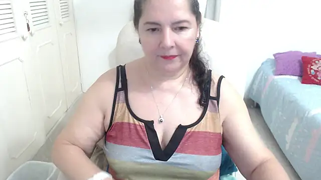 leonela 69 online show from April 21, 2026, 1:42 am