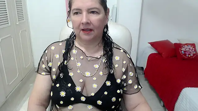 leonela 69 online show from June 4, 2026, 10:36 pm