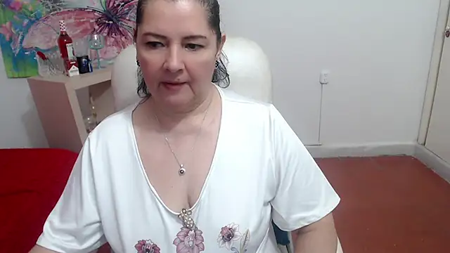 leonela 69 online show from September 29, 2025, 3:57 am