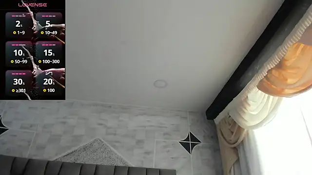 EmiliaRose  online show from October 1, 2025, 9:07 pm