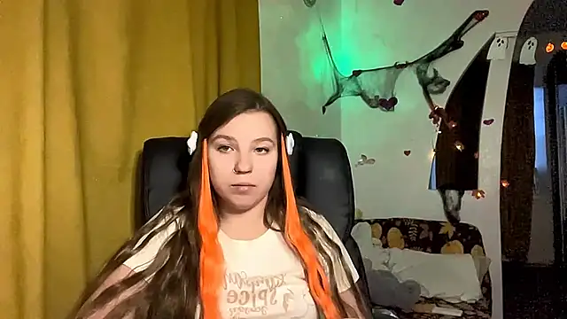 Snapshot of SweetAlissa18 chatting on October 24, 2025, 2:49 pm SweetAlissa18 online show from October 24, 2025, 2:49 pm