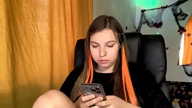 Snapshot of SweetAlissa18 chatting on October 30, 2025, 1:31 pm SweetAlissa18 online show from October 30, 2025, 1:31 pm