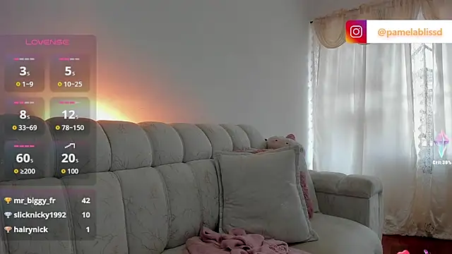 Snapshot of PamelaBliss chatting on October 24, 2025, 11:53 am PamelaBliss online show from October 24, 2025, 11:53 am