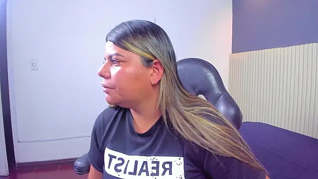 Snapshot of Aida-nicolle chatting on September 15, 2025, 10:05 am Aida-nicolle online show from September 15, 2025, 10:05 am