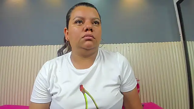 Snapshot of Aida-nicolle chatting on September 24, 2025, 10:00 am Aida-nicolle online show from September 24, 2025, 10:00 am