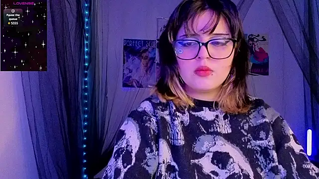 scarleth shadow online show from November 26, 2025, 12:10 am