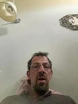 createur34 online show from April 8, 2026, 6:37 am