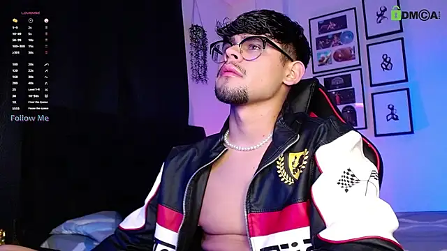 isaac-saenz online show from December 16, 2025, 11:20 pm