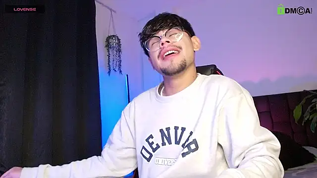 Snapshot of isaac-saenz chatting on October 6, 2025, 11:05 pm isaac-saenz online show from October 6, 2025, 11:05 pm