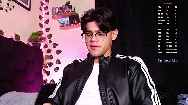 Snapshot of isaac-saenz chatting on February 22, 2025, 12:16 am isaac-saenz online show from February 22, 2025, 12:16 am