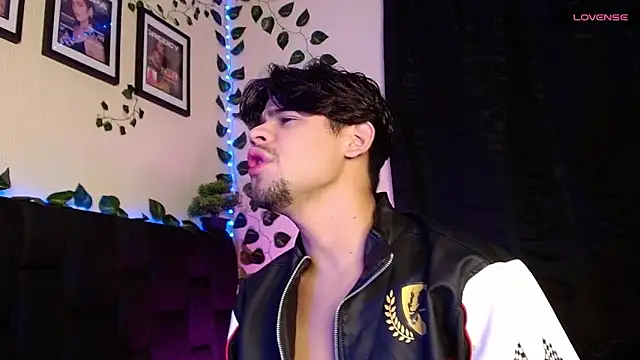 Snapshot of isaac-saenz chatting on February 17, 2025, 7:44 pm isaac-saenz online show from February 17, 2025, 7:44 pm