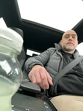 Snapshot of Bleueyez007 chatting on February 22, 2025, 3:36 pm Bleueyez007 online show from February 22, 2025, 3:36 pm