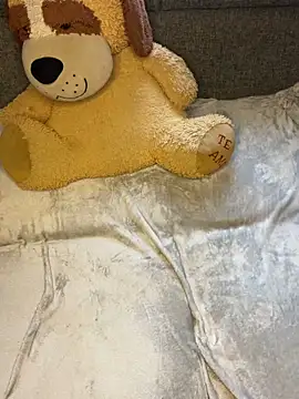 ZafiroKlein online show from March 5, 2026, 8:16 pm