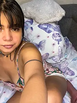 ZafiroKlein online show from May 27, 2026, 11:23 pm