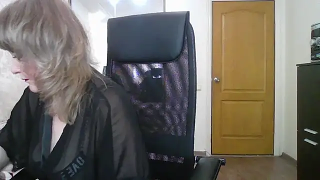 Snapshot of Victoria_secrets_ chatting on March 3, 2025, 7:13 am Victoria secrets online show from March 3, 2025, 7:13 am