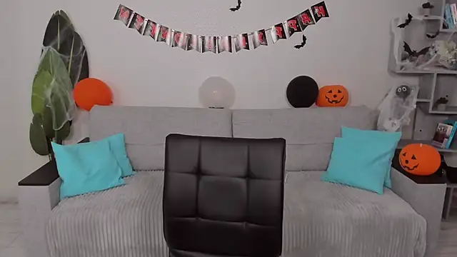 GabriellaMays online show from November 6, 2025, 5:11 am