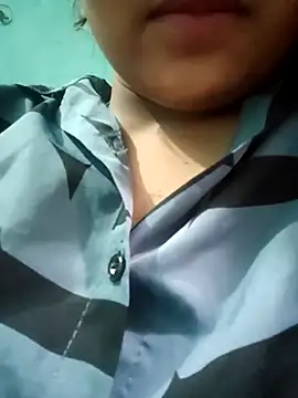 Snapshot of megancatluna chatting on August 8, 2026, 10:33 am megancatluna online show from August 8, 2026, 10:33 am