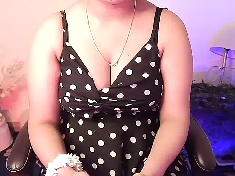 megancatluna online show from December 5, 2025, 4:11 am