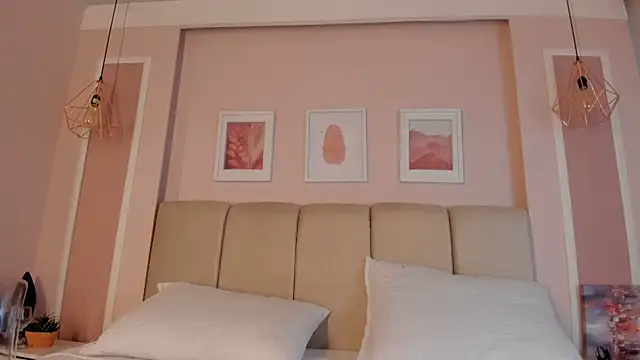 Annie rhoades online show from April 18, 2026, 1:02 pm