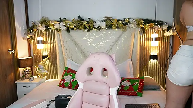 Snapshot of Julieta_priv chatting on December 22, 2025, 3:01 pm Julieta priv online show from December 22, 2025, 3:01 pm