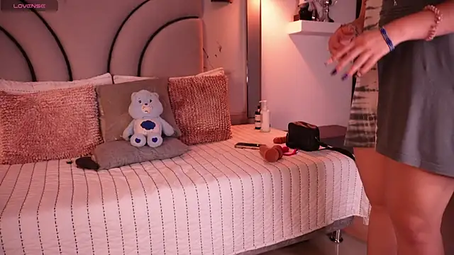 Julieta priv online show from April 18, 2026, 3:36 pm