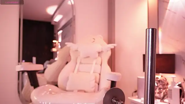 Julieta priv online show from April 18, 2026, 7:07 pm