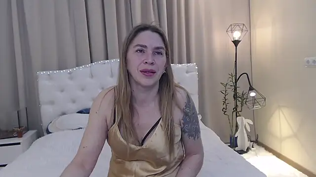 Snapshot of TessaDaybreak chatting on May 10, 2026, 6:50 am TessaDaybreak online show from May 10, 2026, 6:50 am