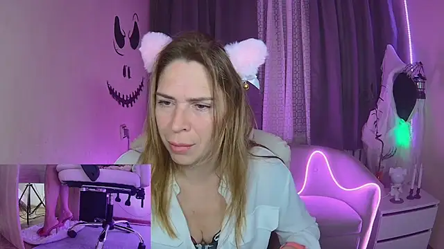 Snapshot of TessaDaybreak chatting on October 25, 2025, 6:56 am TessaDaybreak online show from October 25, 2025, 6:56 am