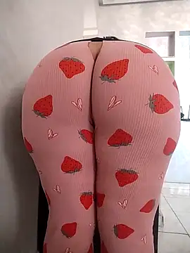 Snapshot of Dalou3a-69 chatting on March 12, 2026, 1:37 pm Dalou3a-69 online show from March 12, 2026, 1:37 pm