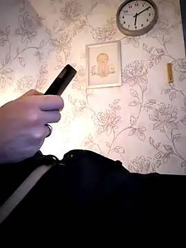 Snapshot of Teemu chatting on November 5, 2025, 4:10 pm Teemu online show from November 5, 2025, 4:10 pm