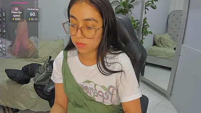 Snapshot of lucelly_15 chatting on March 9, 2026, 11:58 am lucelly 15 online show from March 9, 2026, 11:58 am