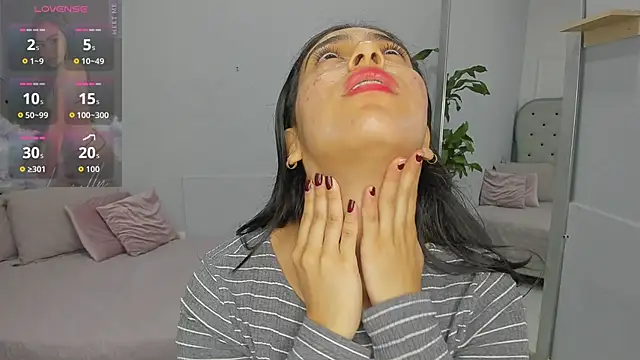 lucelly 15 online show from February 28, 2026, 11:54 am