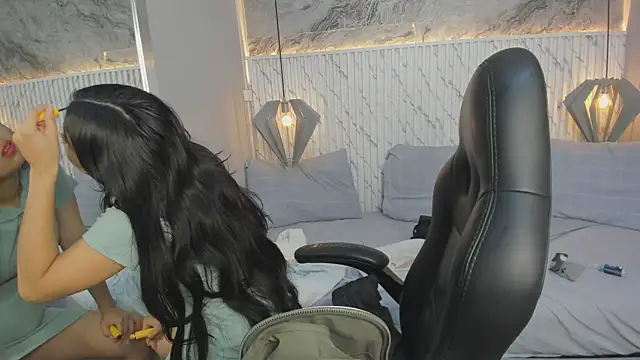 Snapshot of lucelly_15 chatting on November 26, 2025, 11:32 am lucelly 15 online show from November 26, 2025, 11:32 am