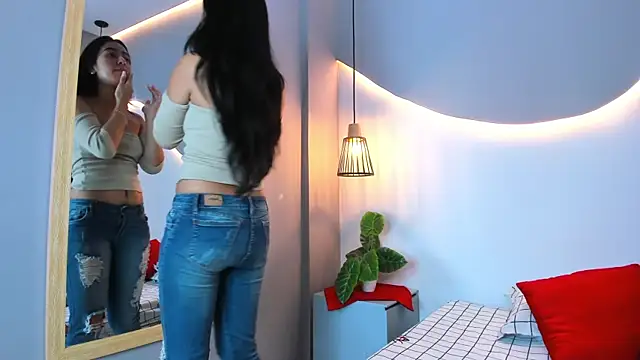 Snapshot of lucelly_15 chatting on September 10, 2025, 11:20 am lucelly 15 online show from September 10, 2025, 11:20 am